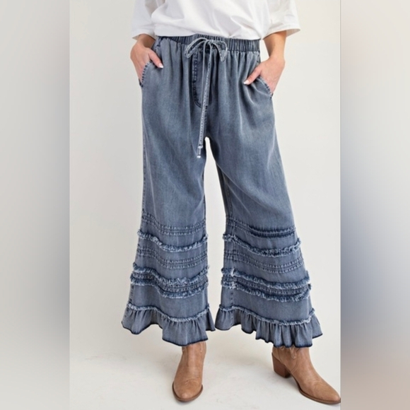 Easel Rodeo Ruffled Wide Leg Pants Chambray Denim - Large NWT